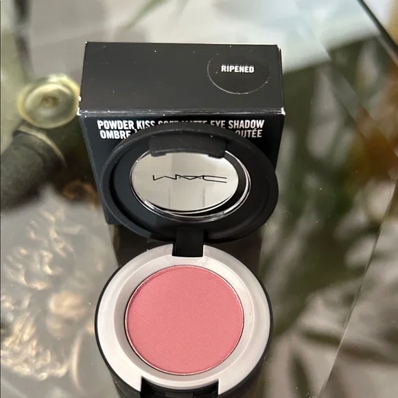 MAC Powder Kiss Ripened - Picture 1 of 2